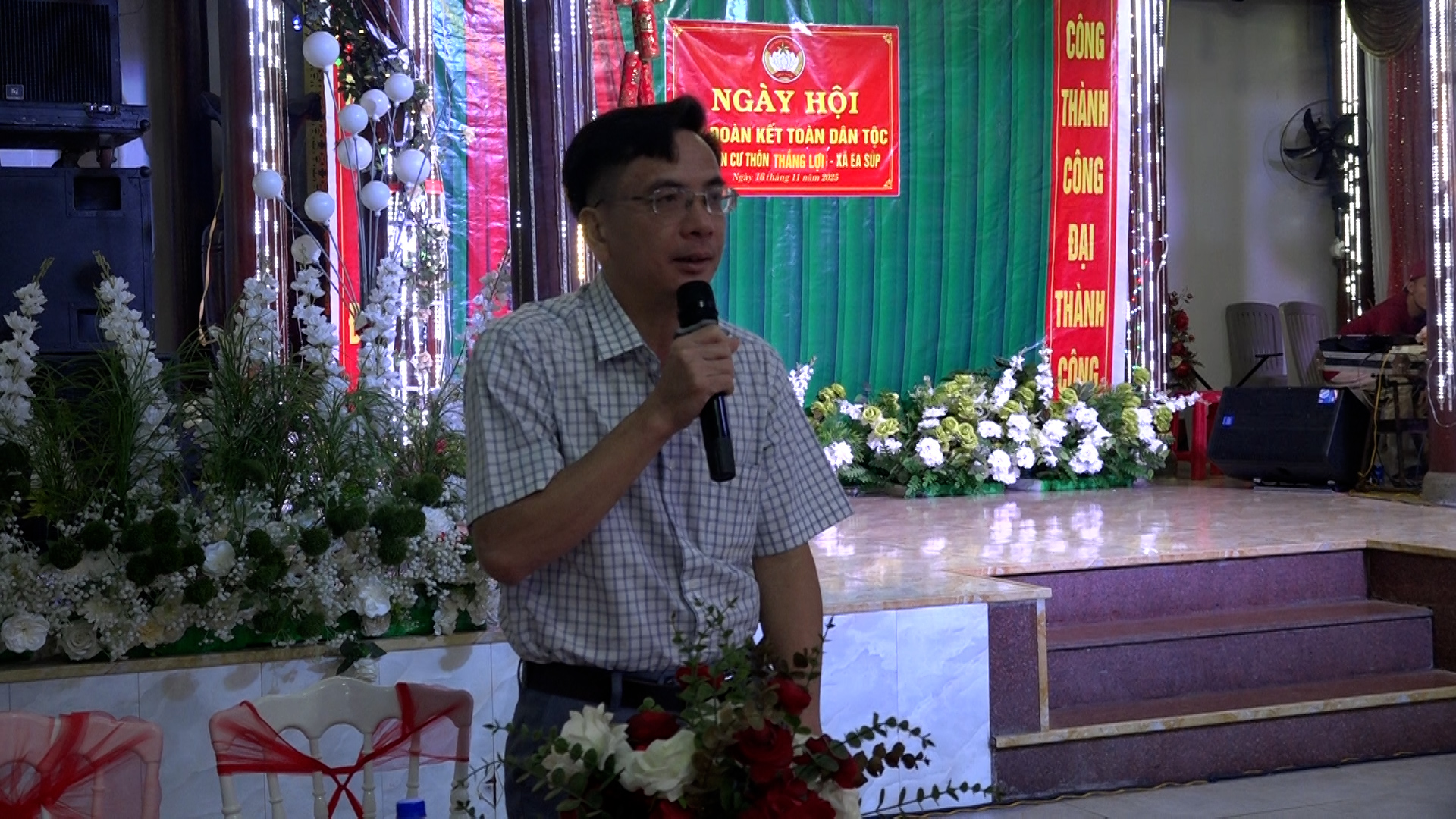 Phó Bí thư Thường trực Đảng ủy Trương Văn Thịnh phát biểu tại ngày hội